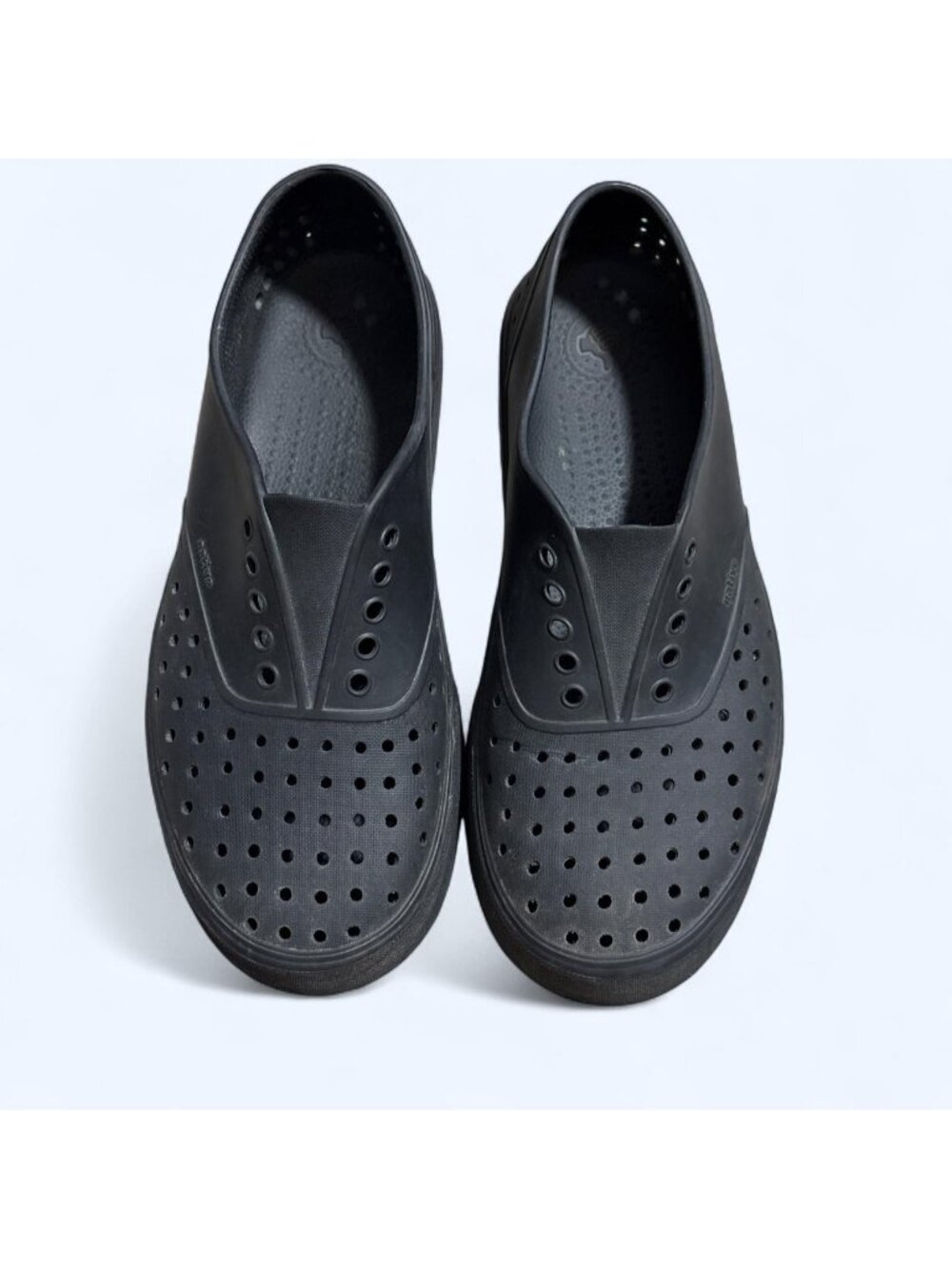Native black slip-on clogs